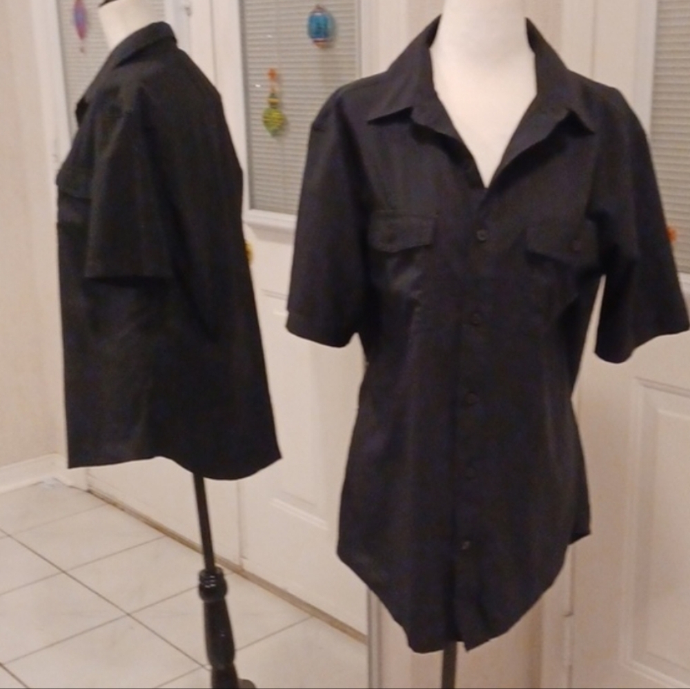 4/$60 Black Short Sleeve Dress Shirt - Size Small